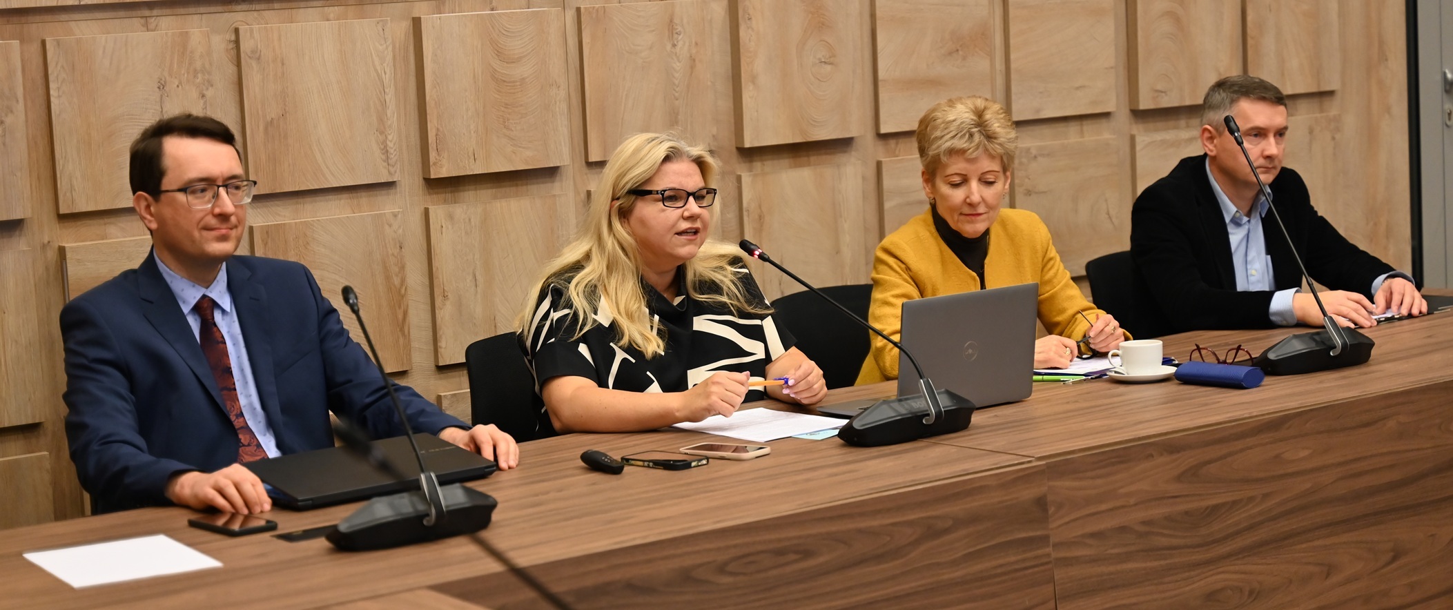 Stół prezydialny - Kapituła PRCPiOP 2025